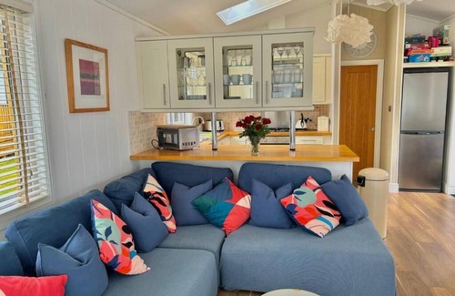 Salcombe Cabin | Private Lodge in a beautiful surroundings. Salcombe town 10-15 mins by car.