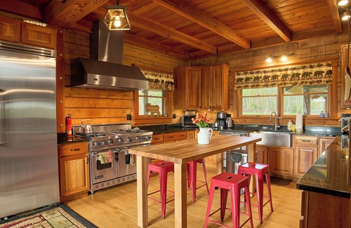 Brownfield Cabin | Private Luxury Cabin Deep in Nature. 175 Acres. Near Fryeburg, Bridgeton, Conway