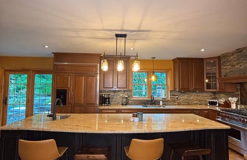 Verbank House | Private Luxury Retreat: Pool, Hot tub, & more!