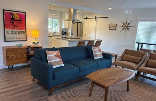 Rockaway Beach House | Private Mid Century Home in Rockaway Beach Short Walk to Beach and Restaurants
