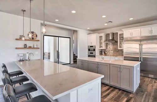 Desert View House | Private Mountain Experience. Views! Pet Friendly!