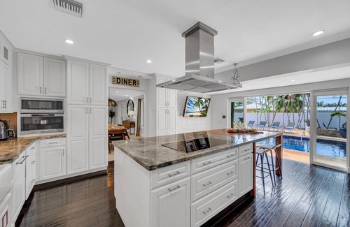 Harbor Beach House | Private neighborhood | Heated Pool | Walk To Beach | Lush Surroundings | Harbor Key |