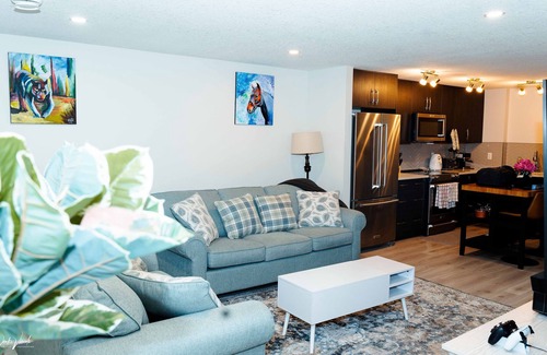 Cranston House | Private Oasis - Long stay welcome!