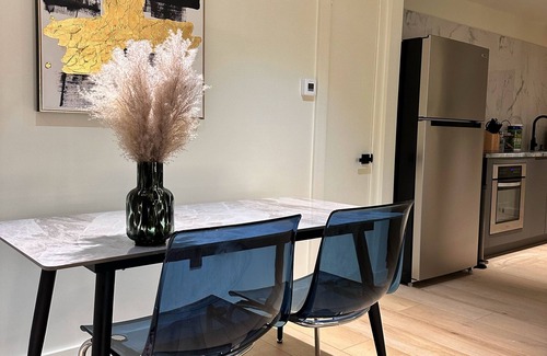 East Allegheny Apartment | Private Parking Walk Everywhere Style King bed