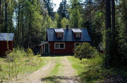 Arjang House | Private Plan Torpet Cabin