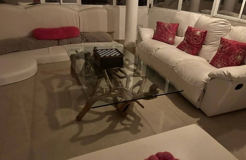 Campana Bed & Breakfast | Private Queen Room 2 at Vida Lotus Retreat & Spa