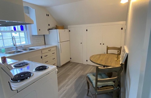 Silver Beach Cottage | Private retreat, steps to beach and bike path!