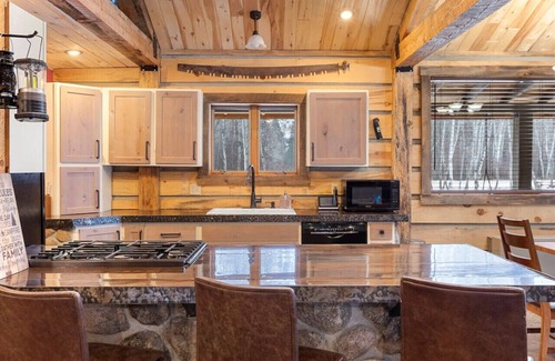 Darby Apartment | * * * *Private River Front Cabin * * * *