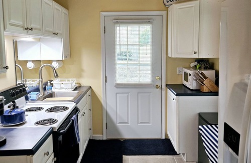 Old Town Cabin | Private Riverfront Cabin