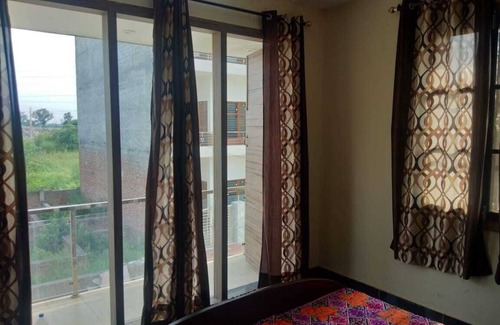 Kharar House | Private Room - AC/Wifi/Excellent Food