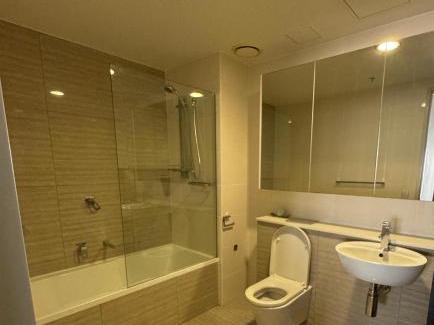 Brisbane Central Business District House | Private Room and Bathroom in a shared accommodation