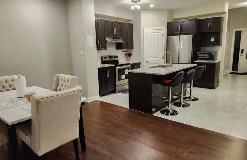 Beckwith House | Private Room-Brand New-Budget friendly master bedroom-House