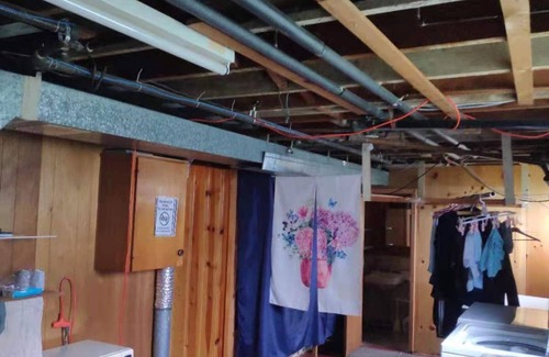 Burnaby House | Private room for budget guests