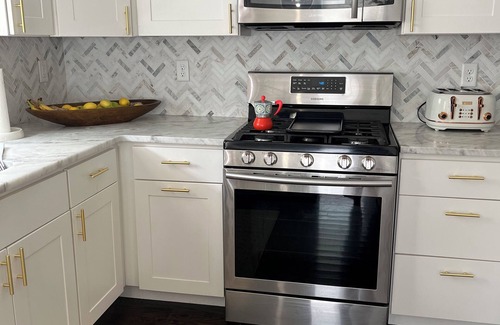 Highlands House | Private room in a LUXURY HOME.