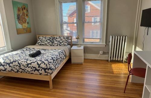 Middletown House | Private room in a shared apt Middletown near Wesley uni