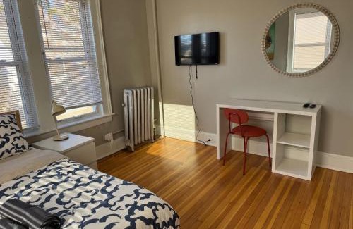 Middletown House | Private room in a shared apt Middletown near Wesley uni