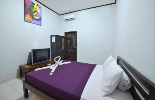 Downtown Kuta House | Private Room in Balinese House, Poppies Lane, Legian Kuta Near Beach (SNTH)