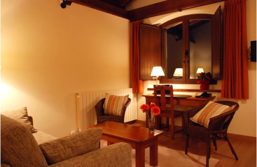 Arbizu Apartment | Private room in charming rural hotel 5