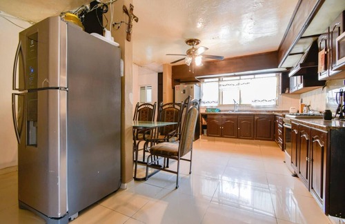 Lafayette House | Private room in guesthouse in Guadalajara 4