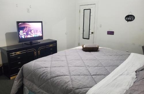 South Louisville House | Private Room Near to Downtown Churchill Downs UofL Airport &Kentucky Expo Center