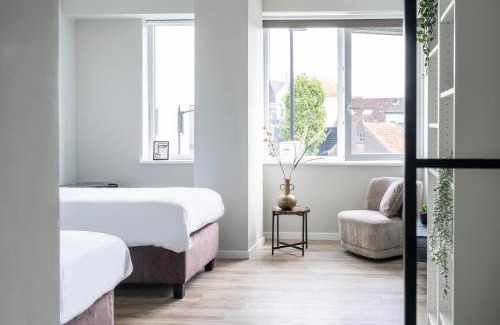 Raamsdonksveer House | Private Room With Cozy Bed, Bathroom & Wifi