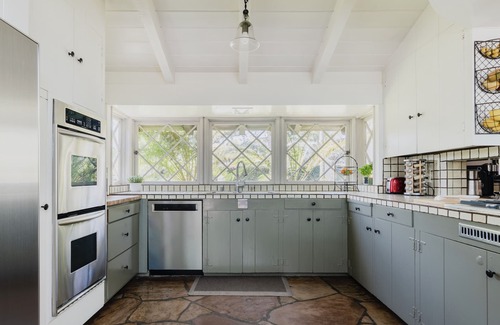 Santa Monica Canyon House | Private Santa Monica Canyon Retreat on Double Lot