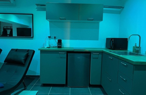 Laon Apartment | Private Spa Apartment