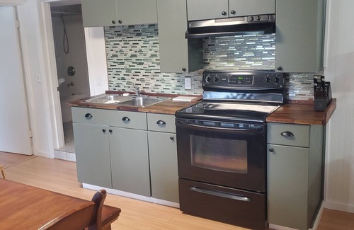Regional District of Nanaimo Apartment | Private, spacious, bright & cozy apartment close to all amenities.