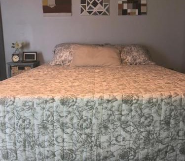 Coral Way Apartment | Private Studio Cabin steps from Calle 8