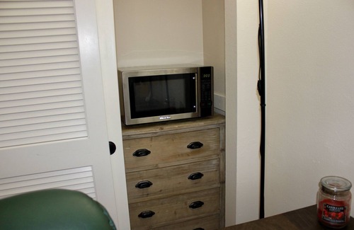 Meadow Hills House | Private Suite & bathroom/Mini fridge & Microwave