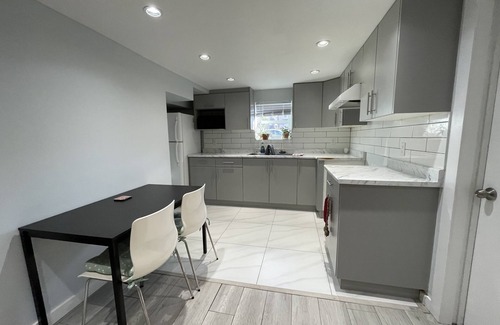 Renfrew-Collingwood House | Private Suite in Vancouvern