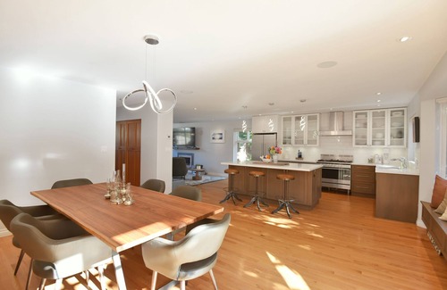 Gibsons House | Private & Sunny Coastal Retreat