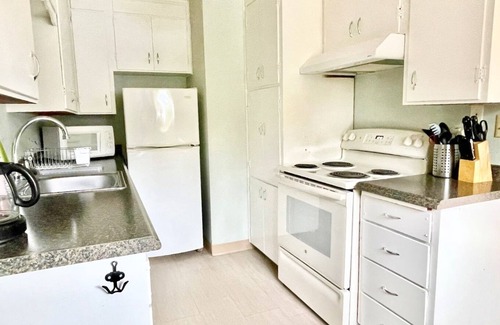 Lakewood Apartment | Private Tacoma Getaway Near Sunnyside Beach Park!