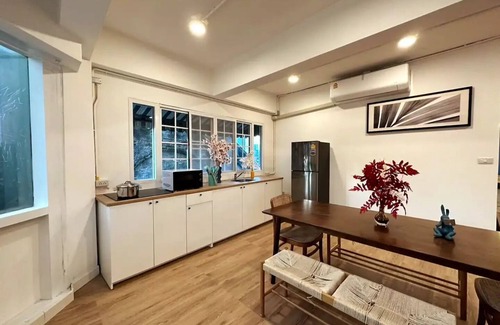 Chakkrawat Apartment | Private Full-Floor Spacious 5BR in China Townnn