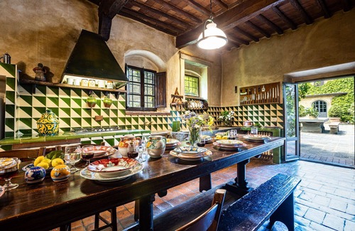 Figline e Incisa Valdarno Villa | Private Villa with private pool, hot tub, A/C, WIFI, sauna, TV, patio, close to Greve In Chianti