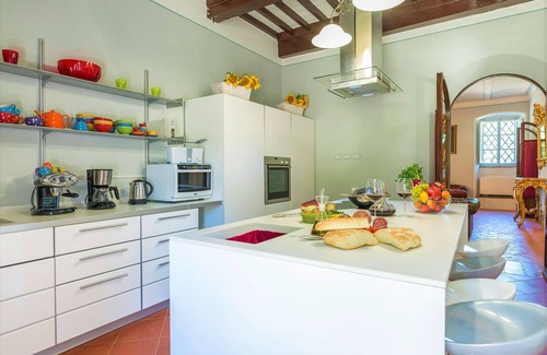 Cortona Villa | Private Villa with hot tub, private pool, WIFI, A/C, TV, patio, panoramic view, close to Cortona