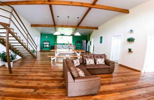 Londres Villa | Private Villa with Pool near Manuel Antonio beach