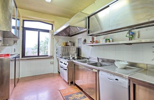 Anghiari Villa | Private Villa with private pool, WIFI, TV, balcony, panoramic view, parking, close to Arezzo