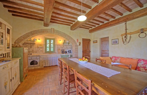 Trequanda Villa | Private Villa with WIFI, private pool, TV, veranda, panoramic view, parking, close to Montepulciano