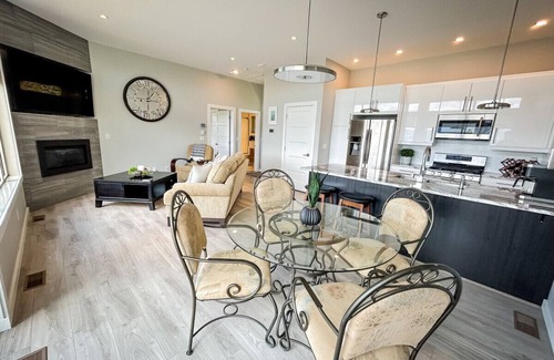 Okanagan-Similkameen Apartment | Private Vineyard Home with Lake View