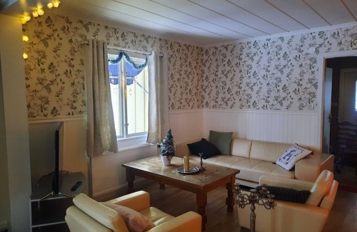 Hagfors Municipality House | private wellness house med private outside jacuzzi, sauna, massagechair and gym