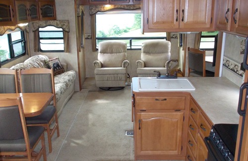 Woodsville House | Private White Mountain RV Camping with BIG VIEWS & high speed fiberoptic WIFI!