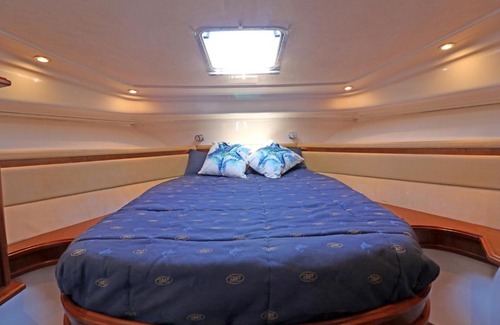 Parque das Nacoes Boat Rental | Private yacht, we love our guests