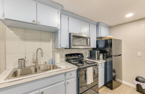 New Boston Apartment | Private Yard: Pet-Friendly Studio in New Boston!