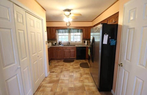 Hendersonville House | Private Yard with 3-Bedroom Retreat