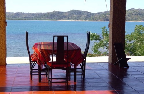 Nosy Be House | Privatized villa "Nofy Manga" facing the sea and near a restaurant bar.