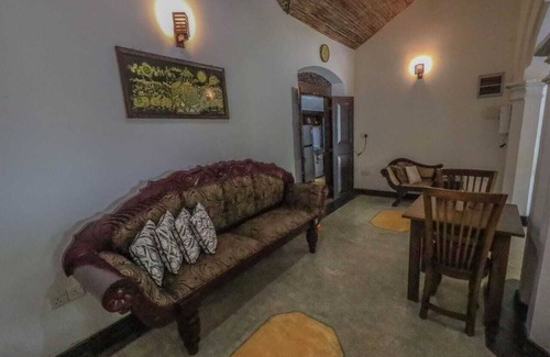 Kaduruduwa House | Privet 5 Beds Rooms white Dome Bungallow