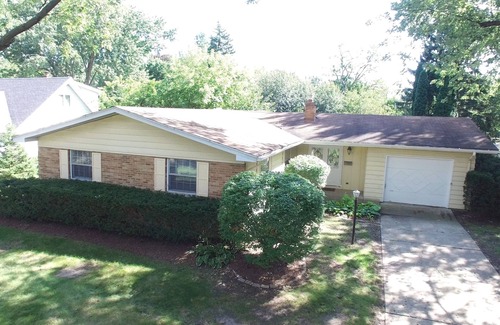Naperville House | Professionally Sanitized - Downtown Naperville - Three Bedroom Retreat