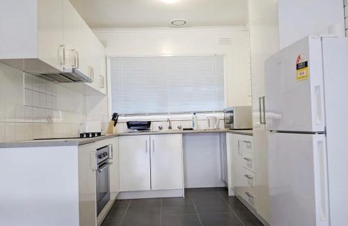 Oak Park Villa | PROMO! 2-Bedroom Home Near Airport, Train Station!