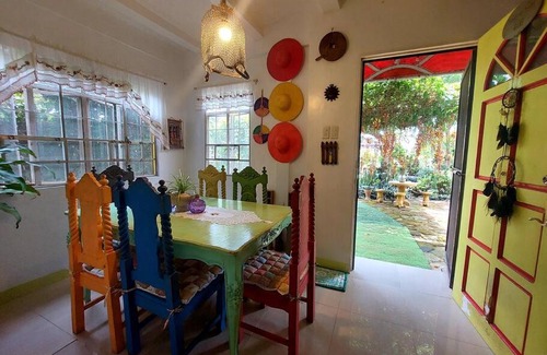 Tagaytay Villa | PROMO: Shabby Chic Countryhome with Huge Garden, Jacuzzi Pool, Mini Billiards, Video Karaoke
